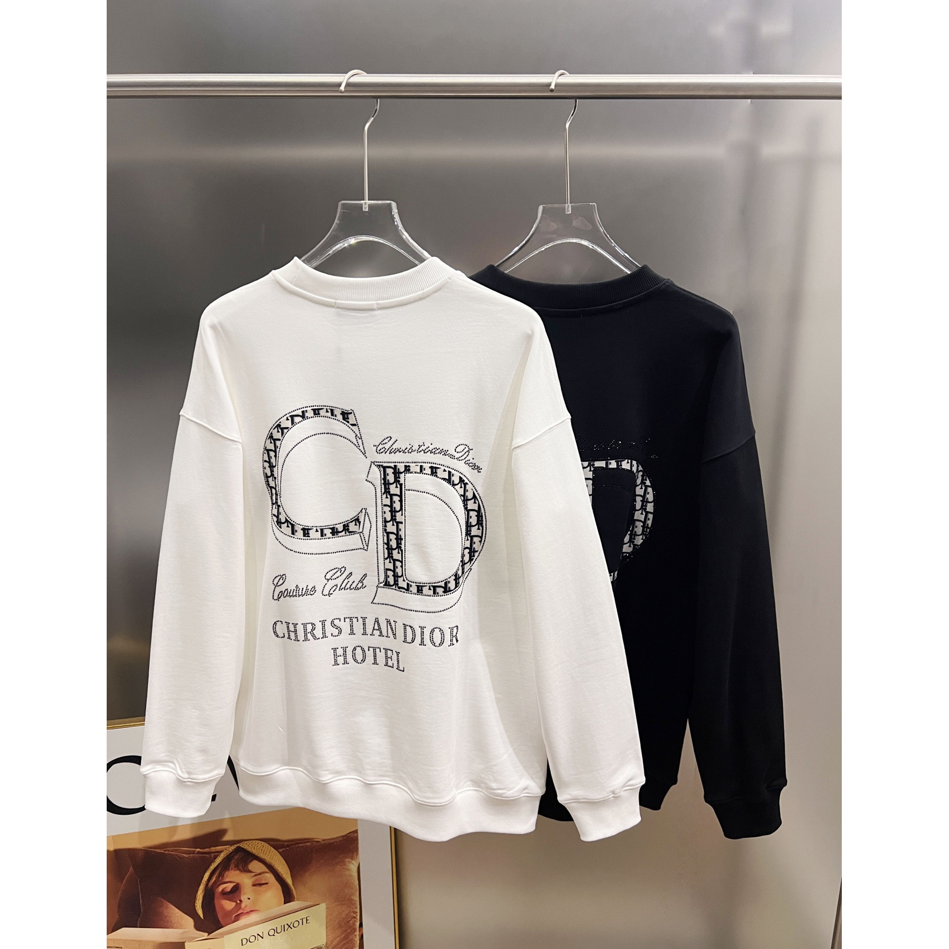 <p>DIOR 圆领长袖卫衣(白)</p>