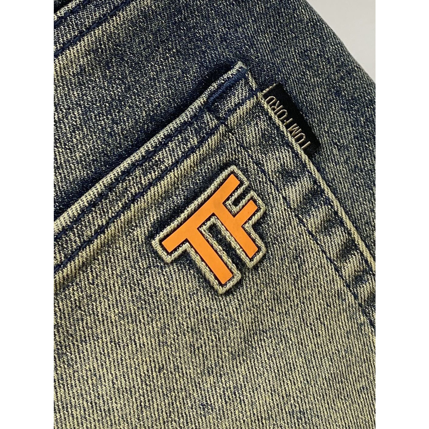 <p>Tom Ford 欧洲专柜新款修身小直筒牛仔裤</p>