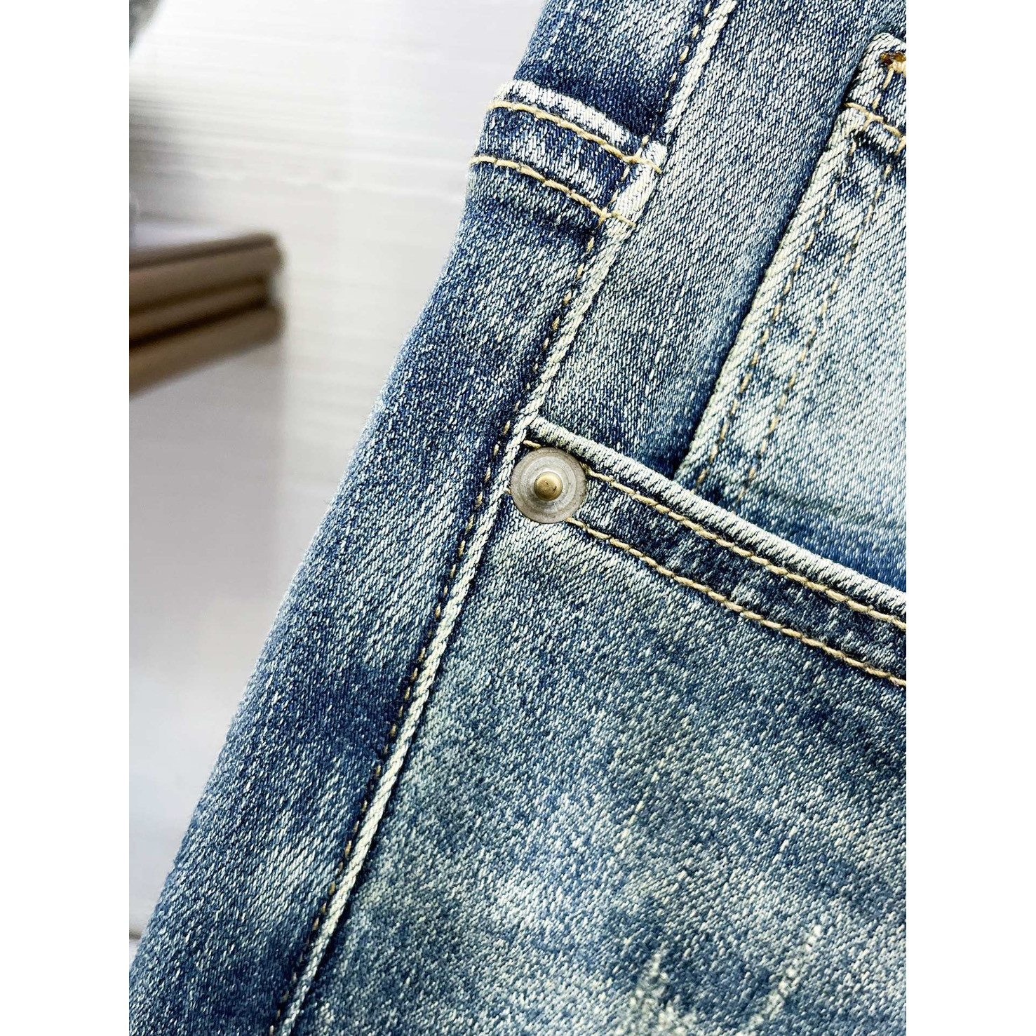 <p>BURBERRY 高品质牛仔裤(淺藍)</p>
