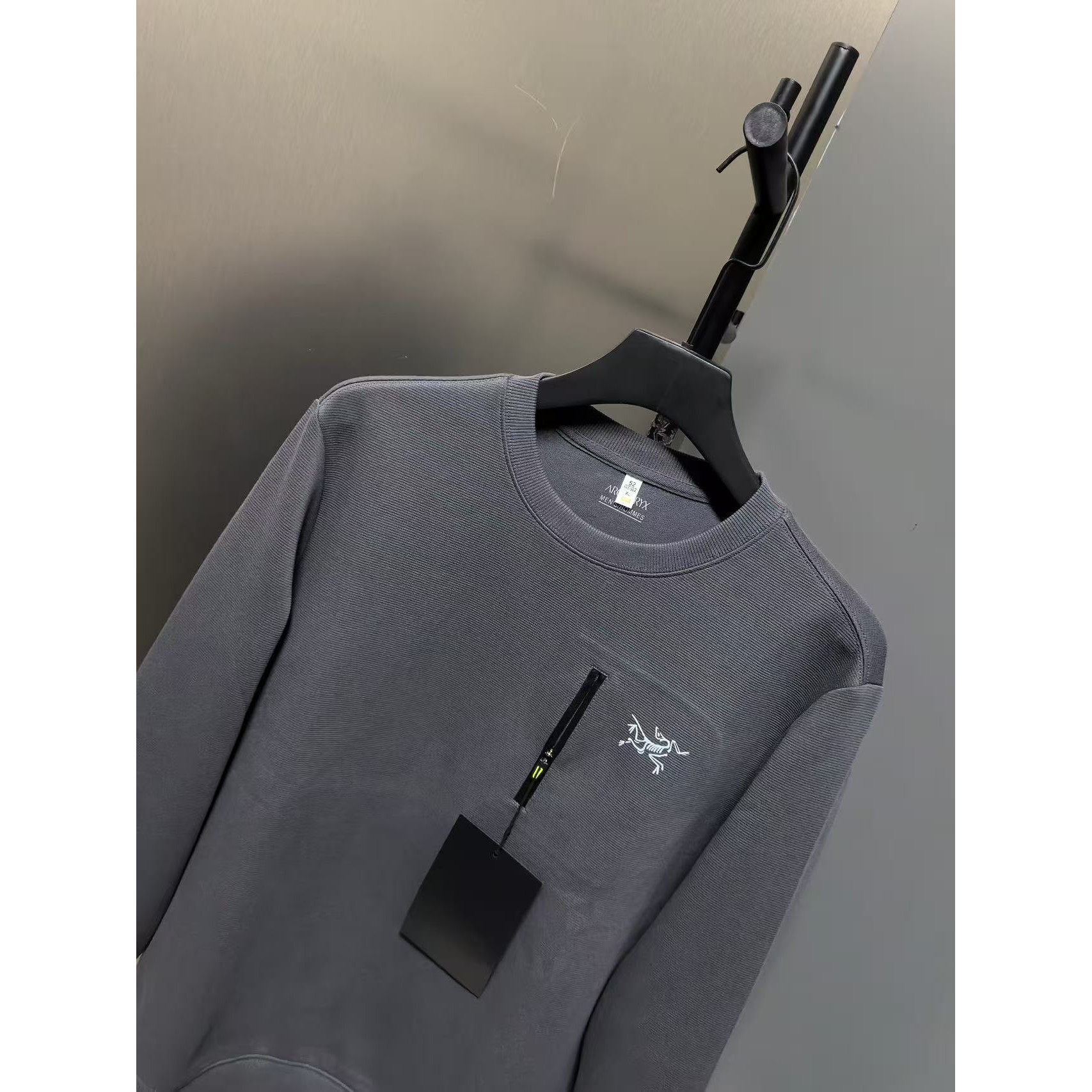 <p>Arc'teryx 新款卫衣(深灰)</p>