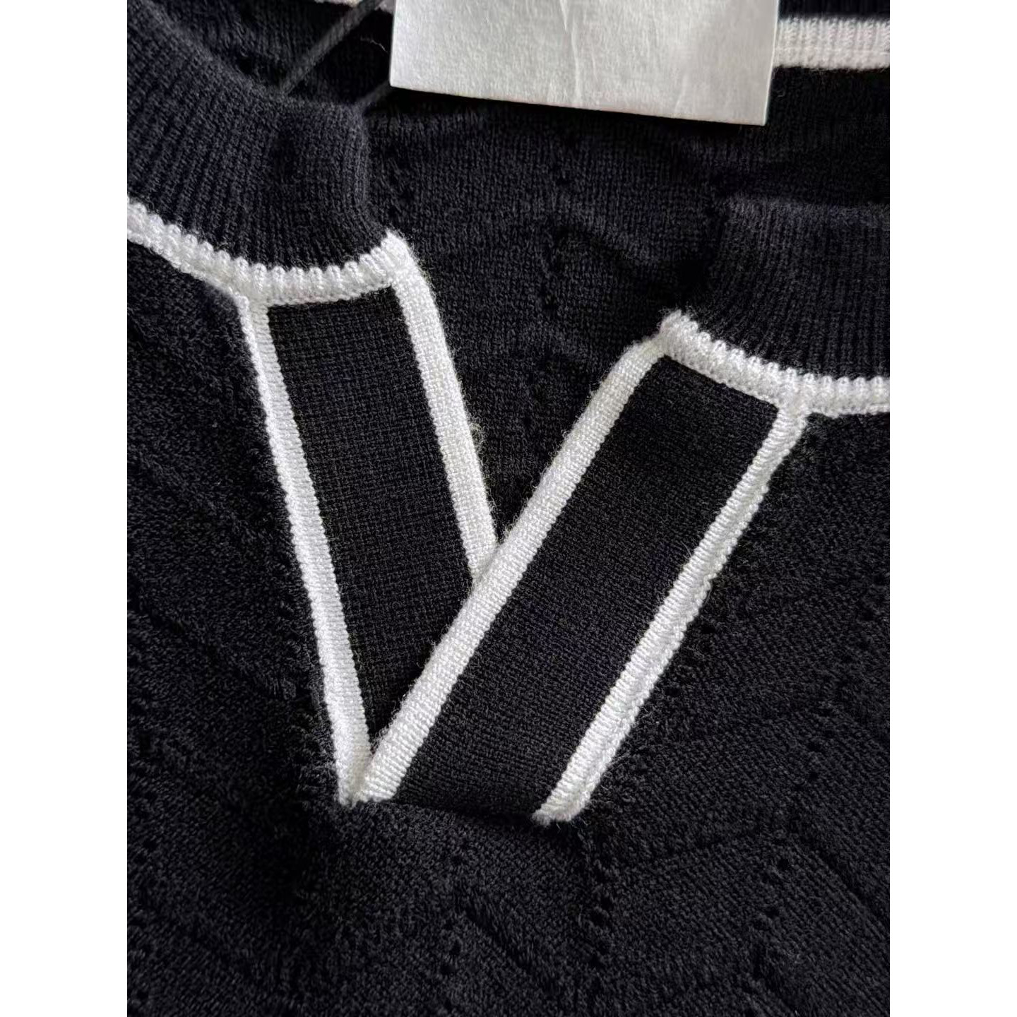 <p>MONCLER 秋冬官网最新毛衣(黑)</p>