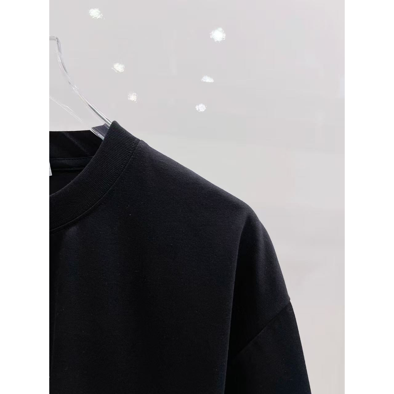 <p>Balenciaga&nbsp;硅胶厚板短袖T恤(黑)</p>