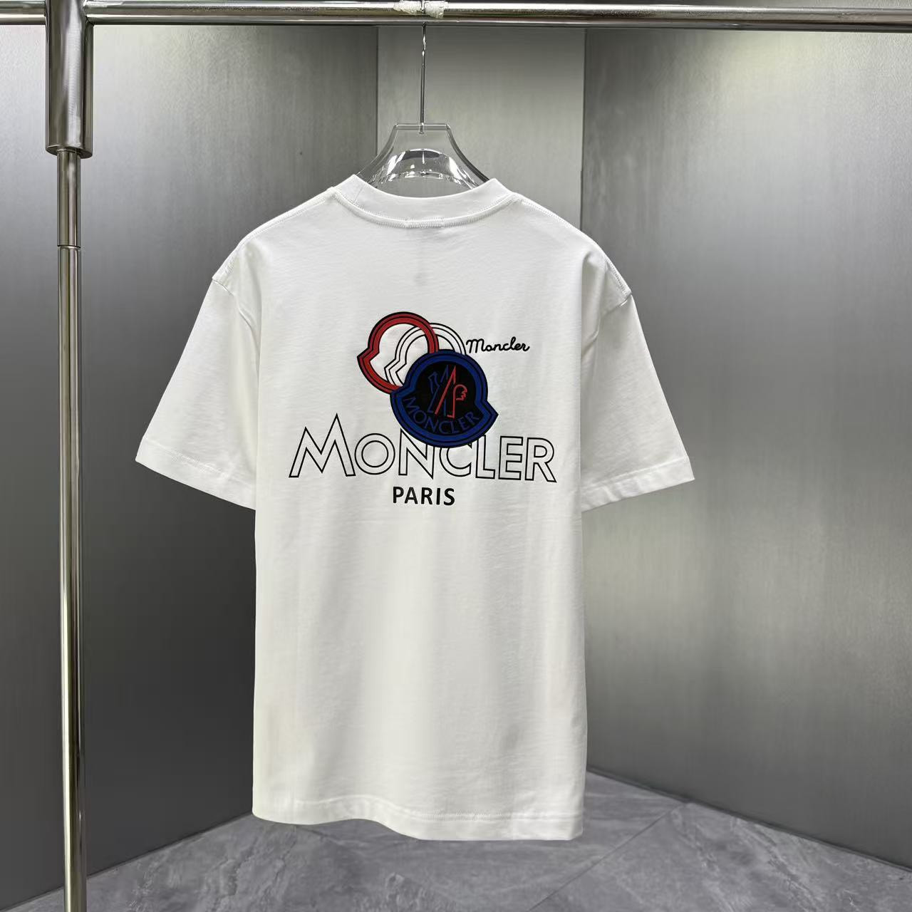 <p>Moncler 短袖T恤(白)</p>