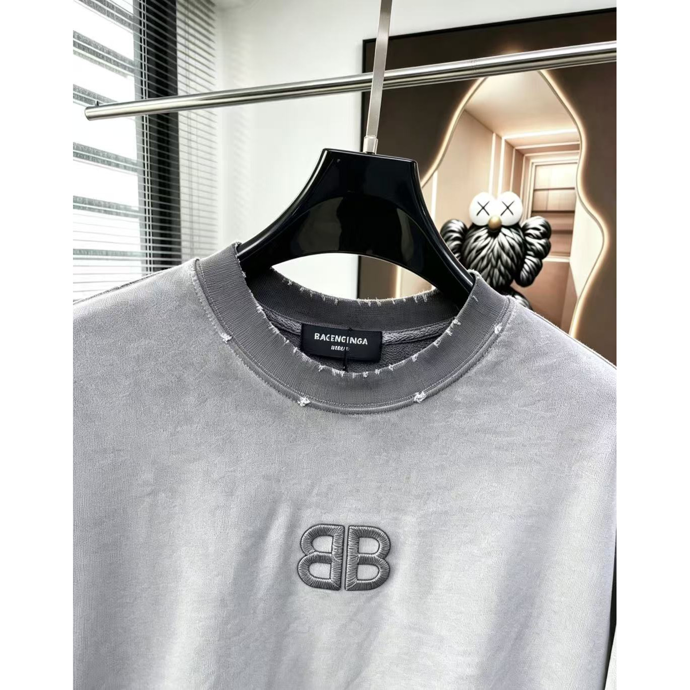 <p>Balenciaga 圓領長袖T恤(洗水灰)</p>
