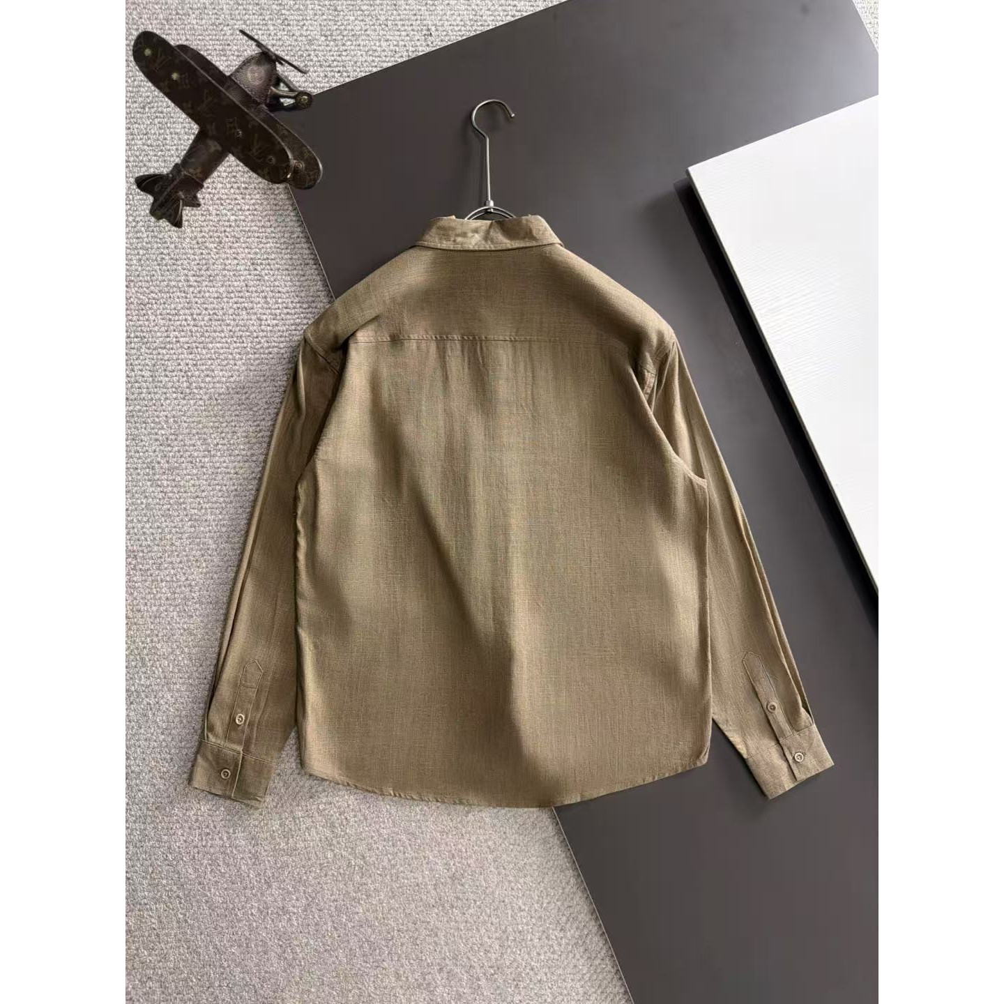 <p>BURBERRY 亚麻衬衫套装(卡其)</p>