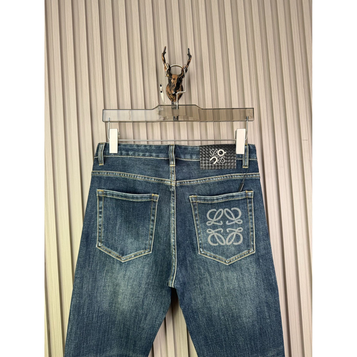 <p>LOEWE 牛仔褲</p>