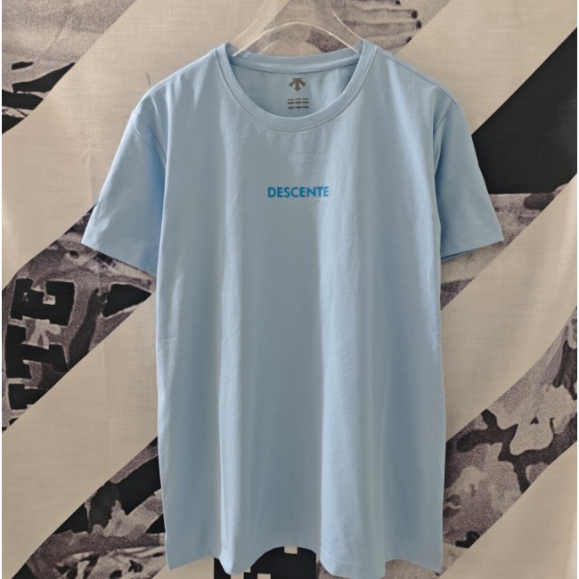 <p>DESCENTE 短袖T恤</p>