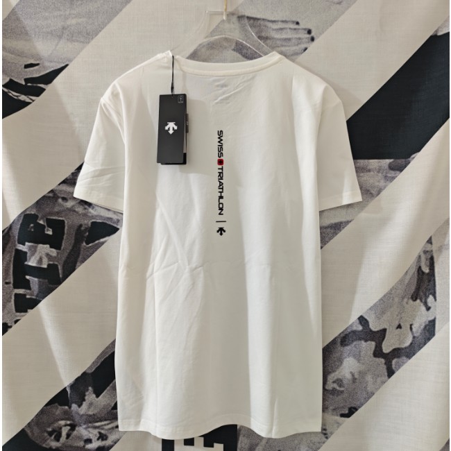 <p>DESCENTE 短袖T恤</p>