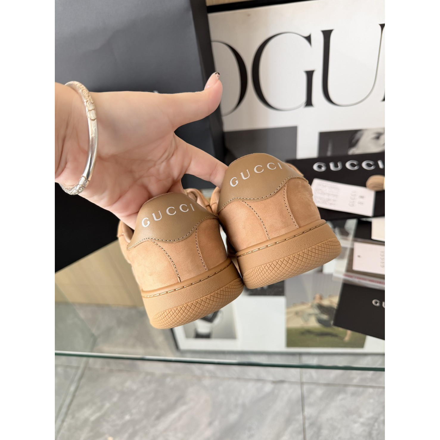 <p>GUCCI 休閒鞋(棕)</p>