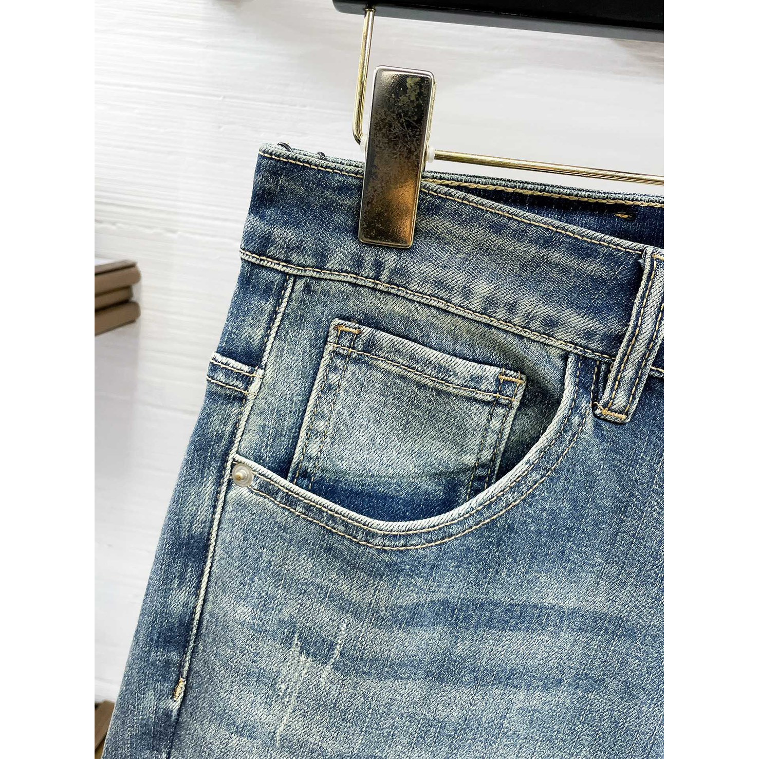 <p>BURBERRY 高品质牛仔裤(淺藍)</p>