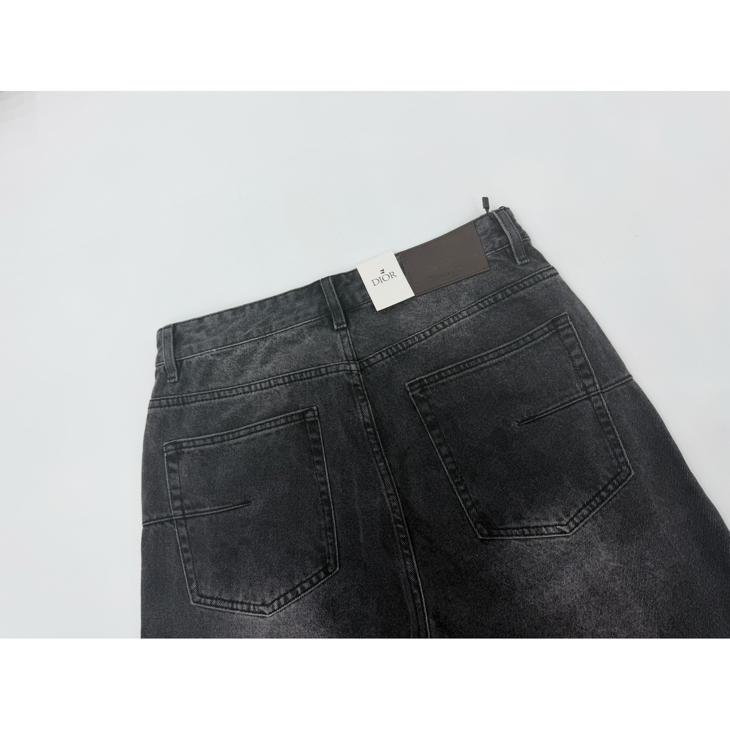 <p>DIOR 阔腿直筒牛仔裤(D5607#)</p>