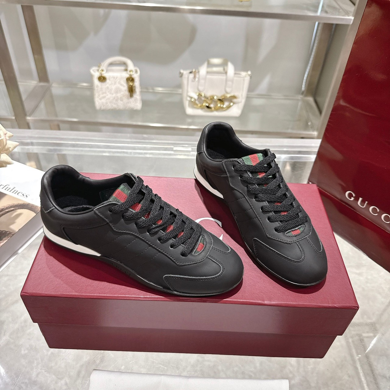 <p>GUCCI 德训鞋(男款-黑)</p>
