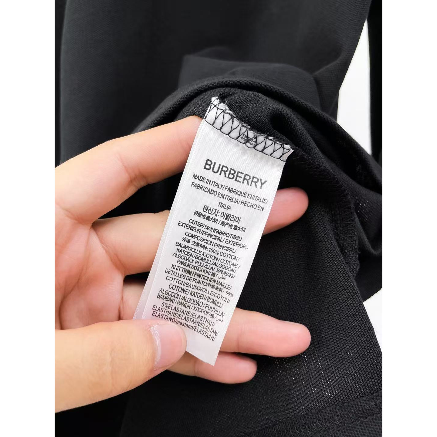 <p>BURBERRY 长袖Polo衫(黑)</p>