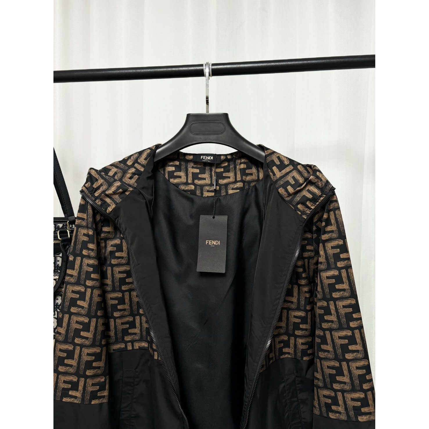 <p>FENDI 夹克外套</p>
