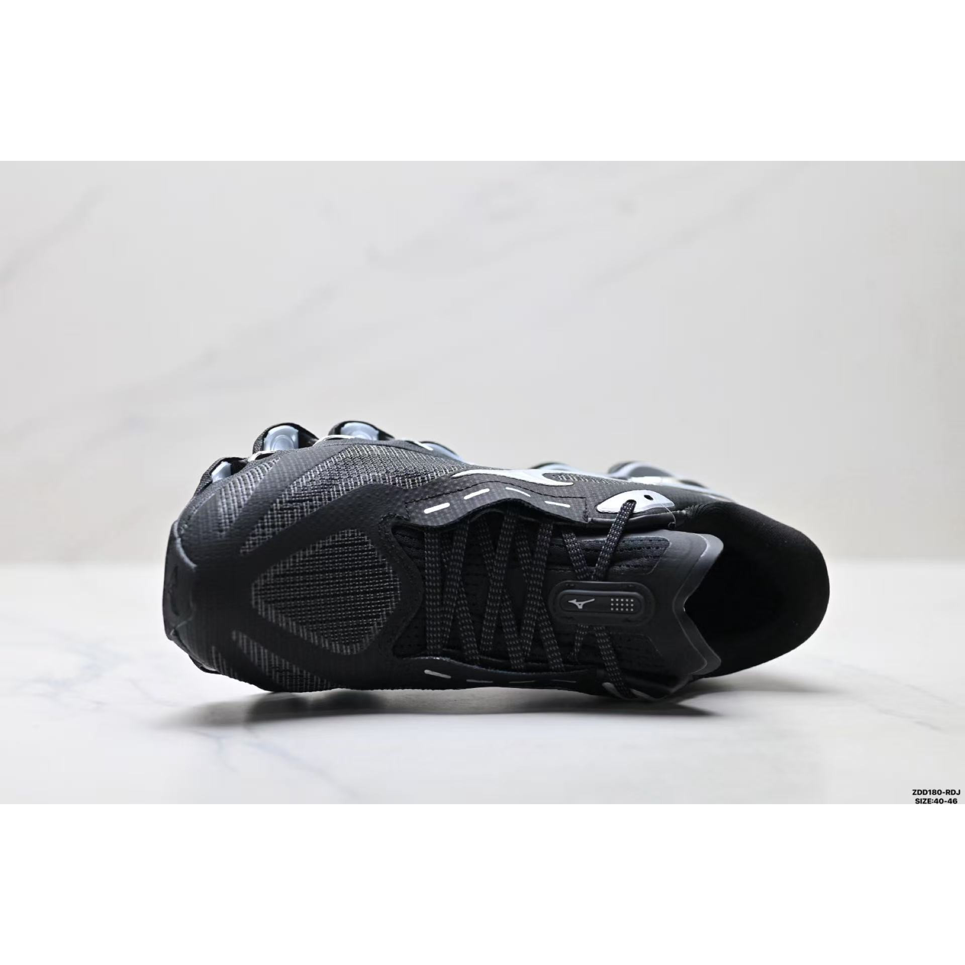 <p>Mizuno 生活休闲鞋(黑)</p>