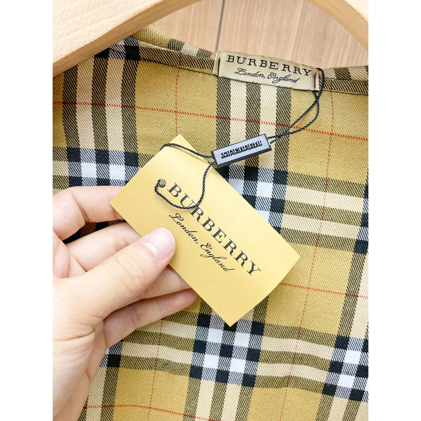 <p>BURBERRY 精品外套(黑)</p>