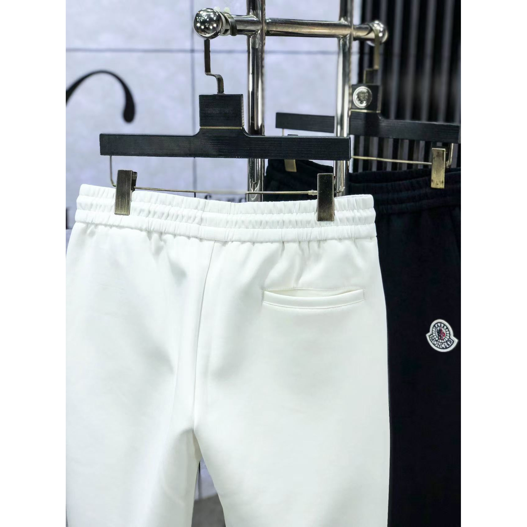 <p>MONCLER 高品质时尚休闲裤(782964)</p>