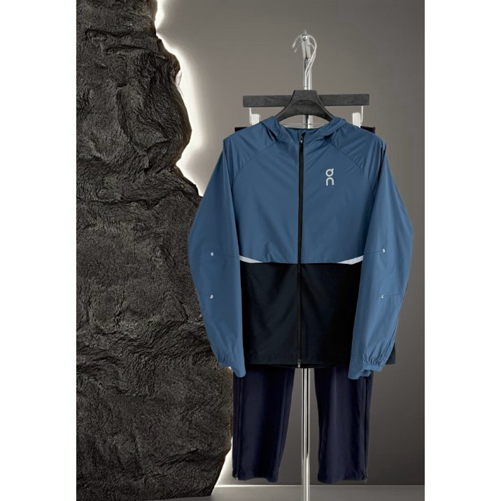 <p>On Weather Jacket Insulated 輕量外套</p>