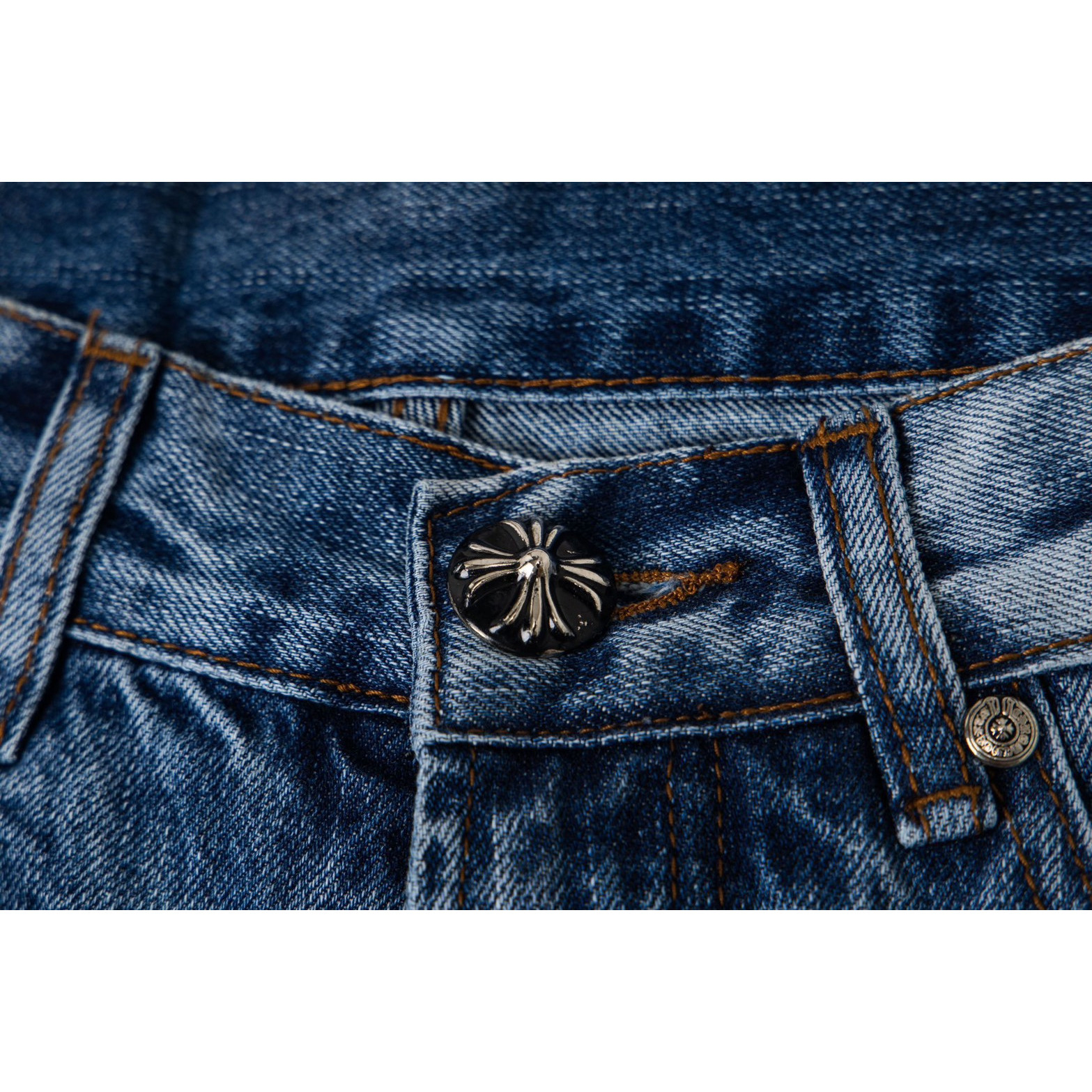 <p>CHROME HEARTS 蓝裤星空破洞贴皮十字架竹节牛仔裤(1766#)</p>