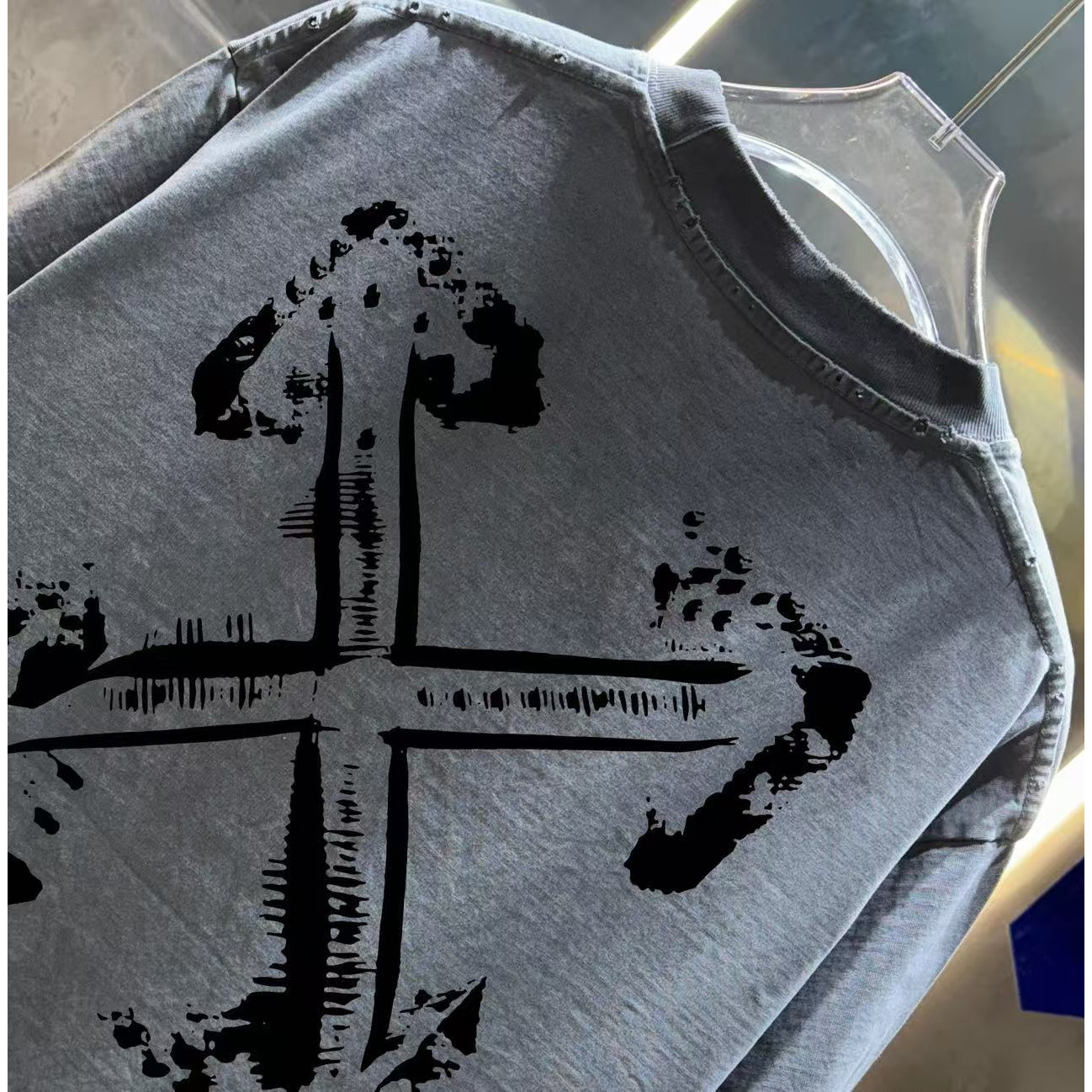<p>OFF-white 洗水磨破短袖T恤(洗水灰)</p>