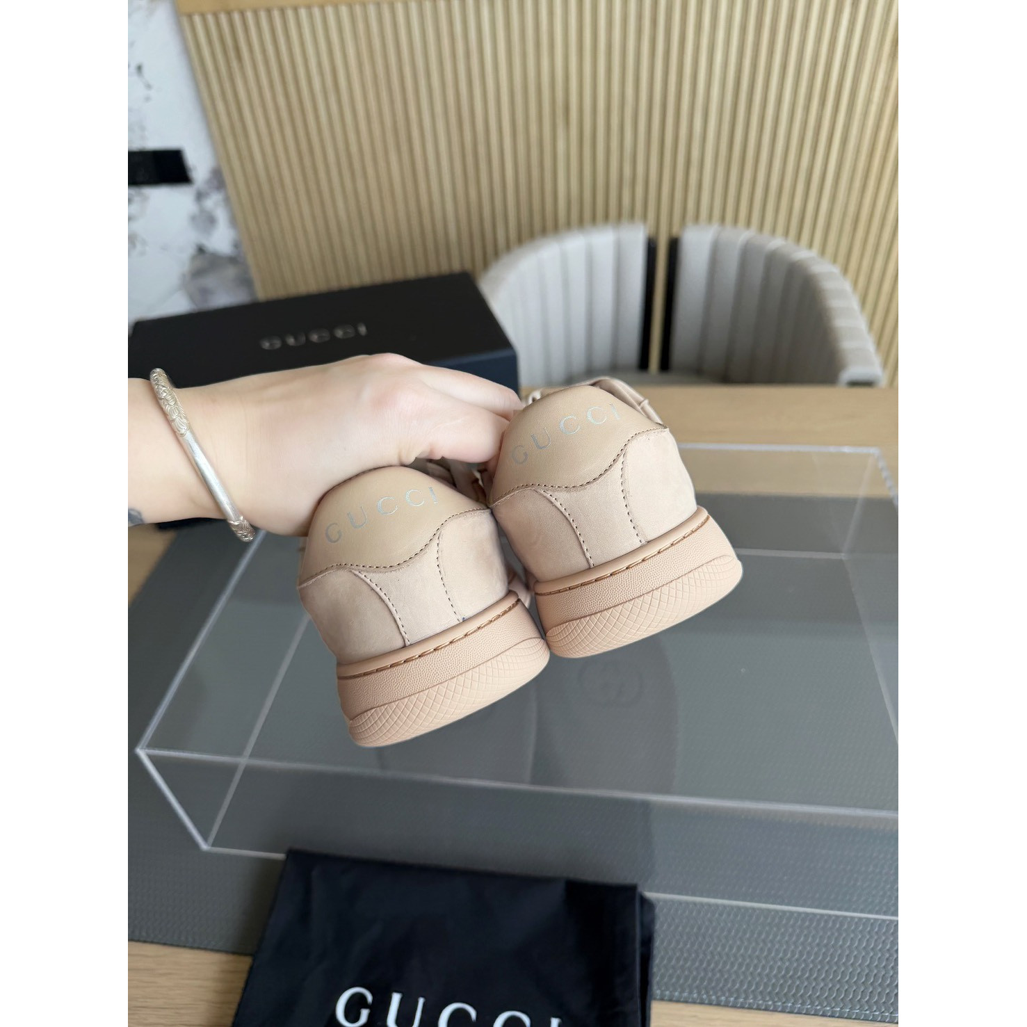 <p>GUCCI 休閒鞋(卡其)</p>