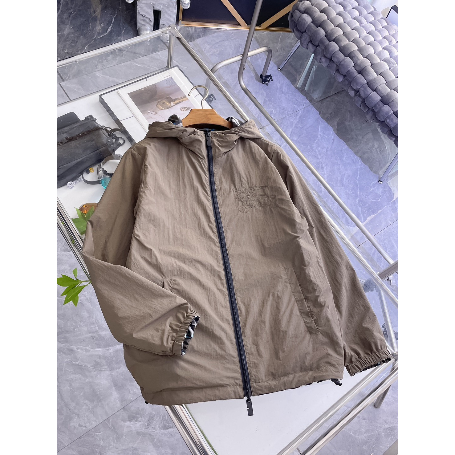 <p>BURBERRY 男士夹克外套(雙面穿)</p>

<p>&nbsp;</p>