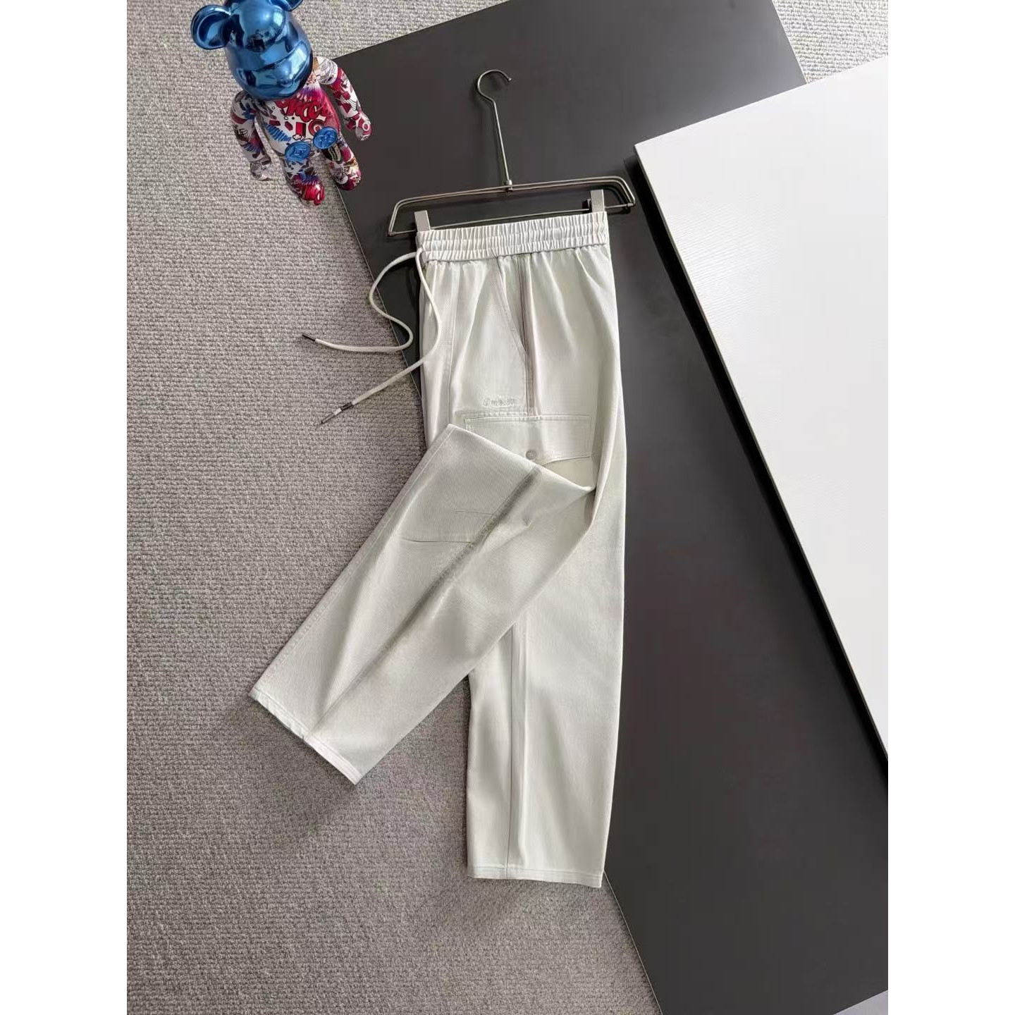 <p>BURBERRY 夏季新款松紧带休闲裤(786893)</p>