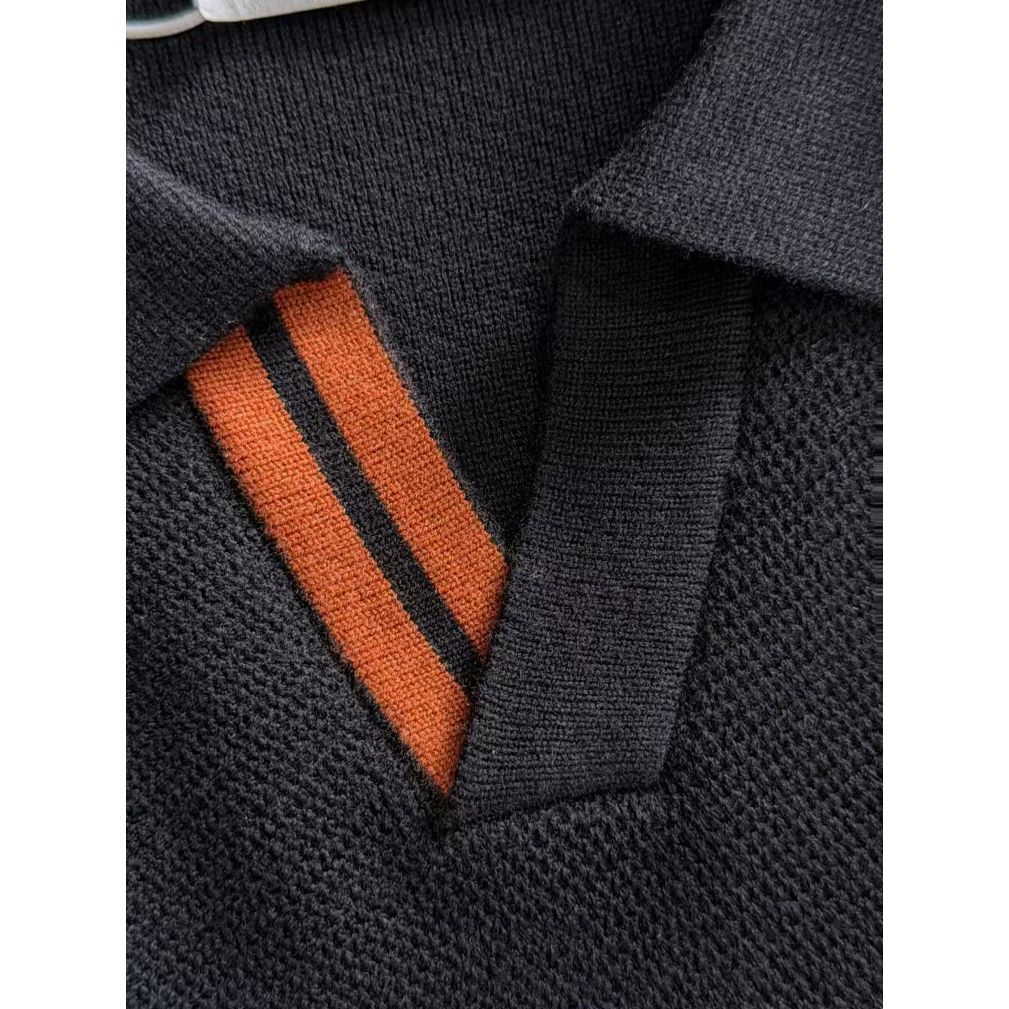 <p>HERMES 秋冬官网最新毛衣(黑)</p>