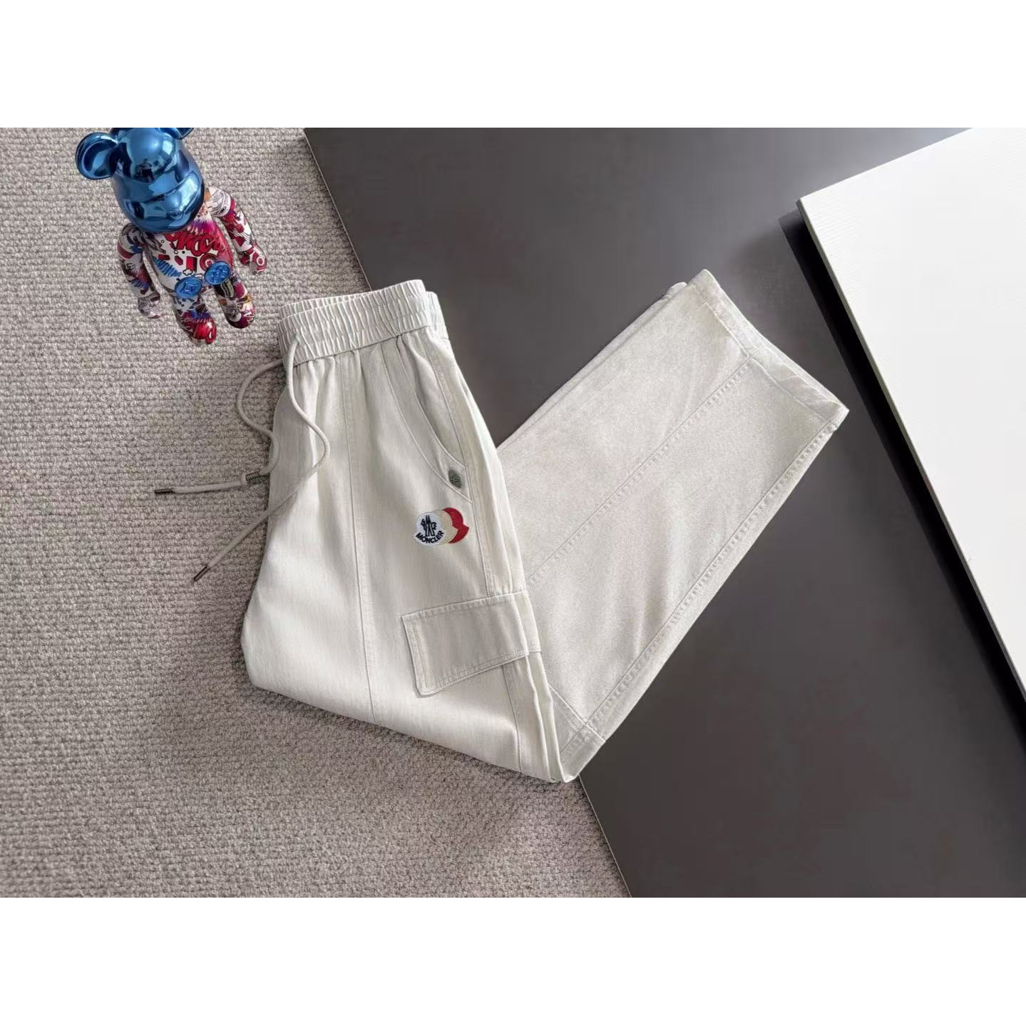 <p>MONCLER 夏季新款松紧带休闲裤(786887)</p>