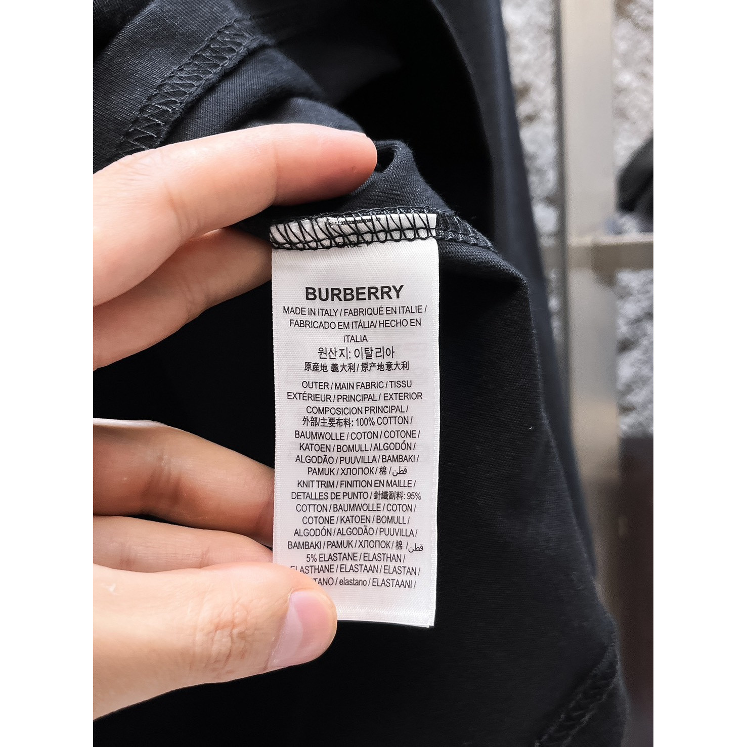 <p>BURBERRY 长袖T恤(黑)</p>