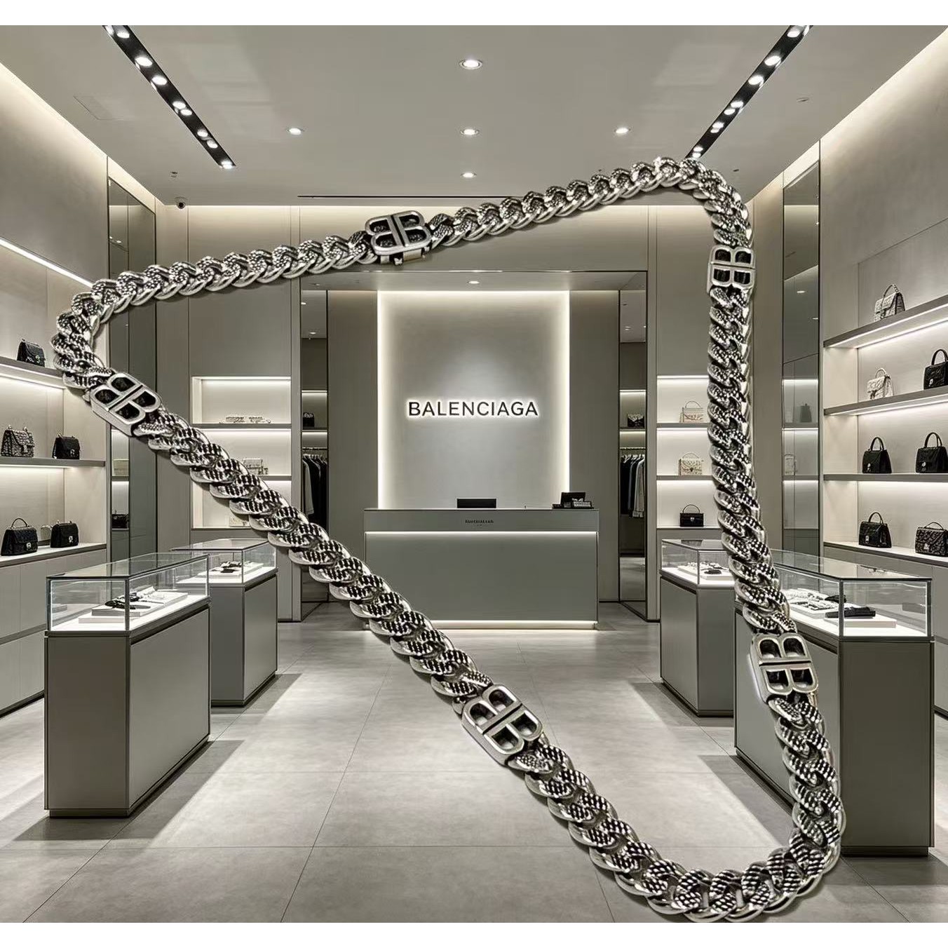 <p>Balenciaga&nbsp;项链</p>
