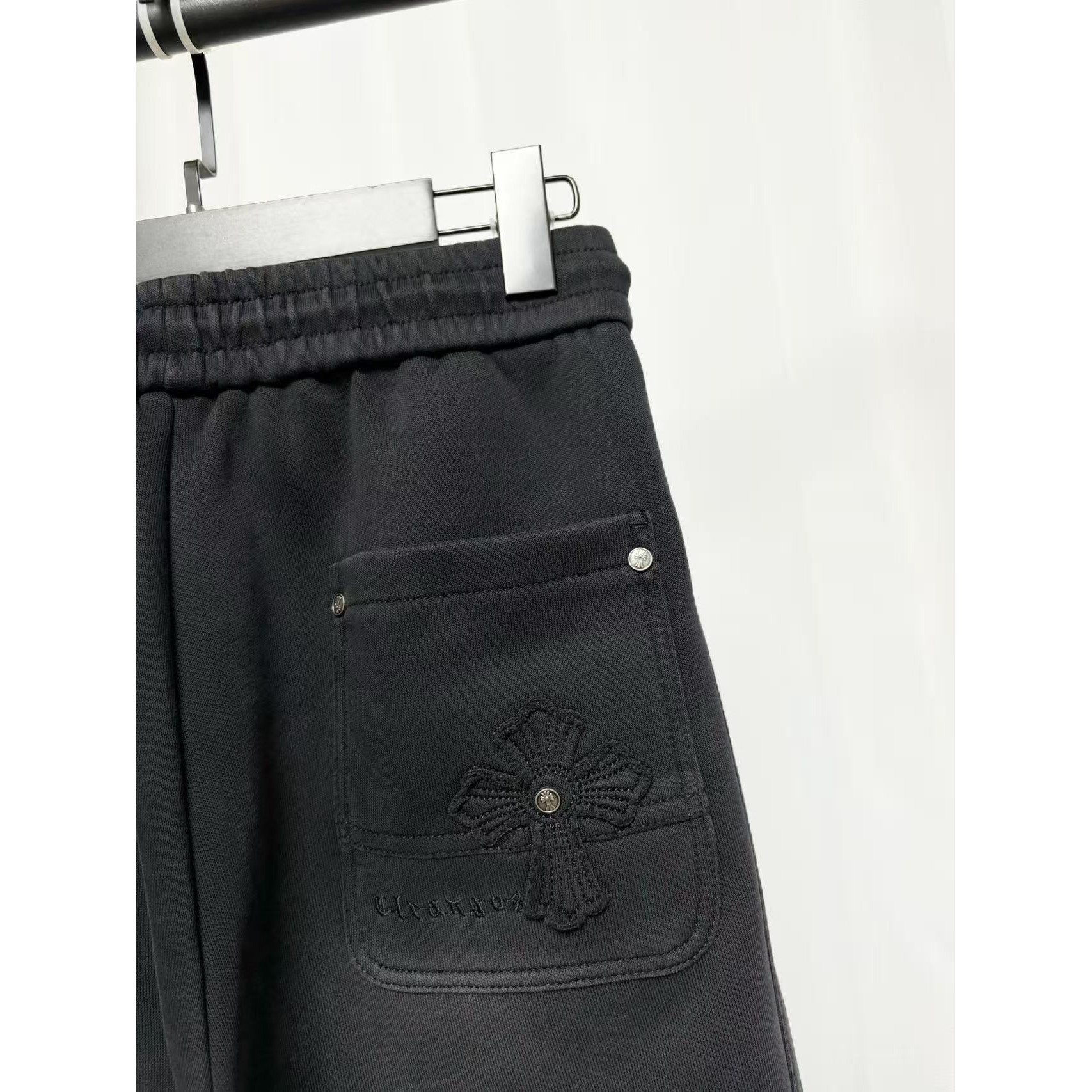 <p>Chrome Hearts 休闲长裤(黑)</p>