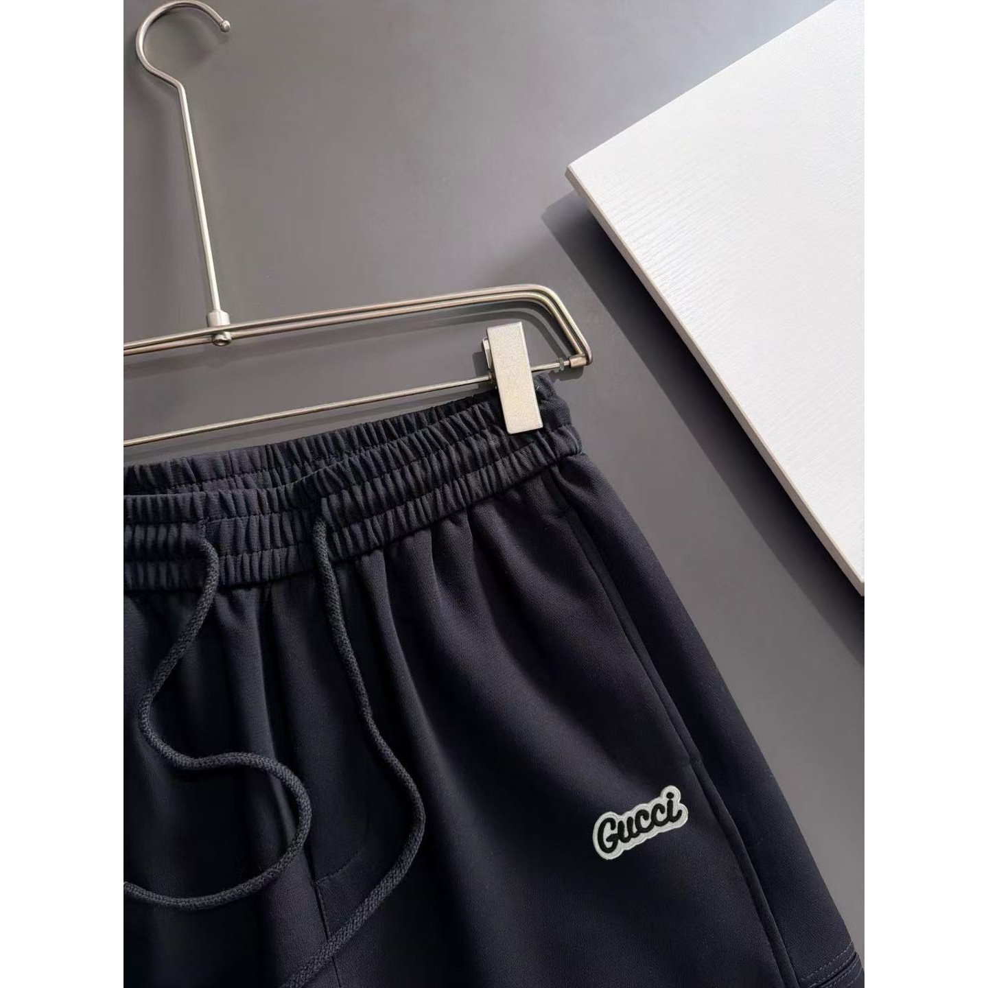<p>GUCCI 夏季新款松紧带休闲裤(786895)</p>