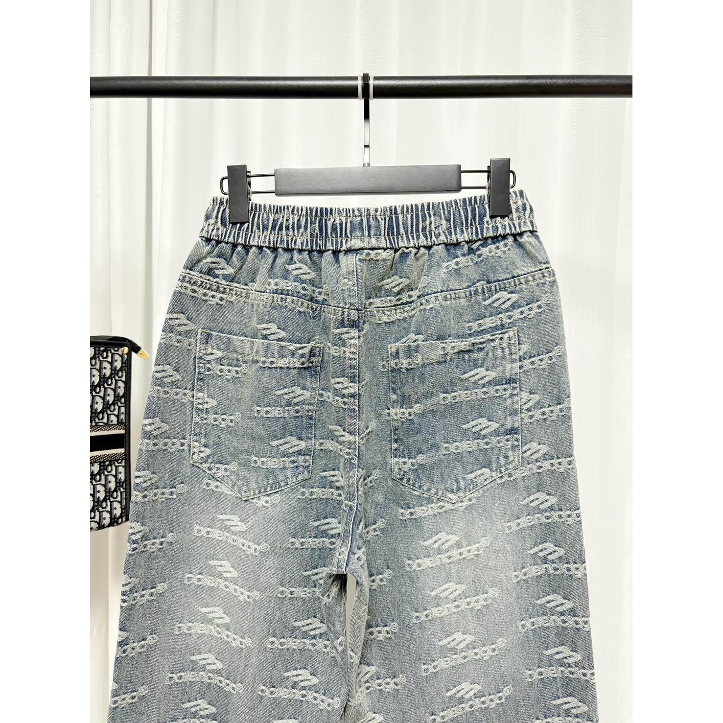 <p>Balenciaga 牛仔长裤</p>