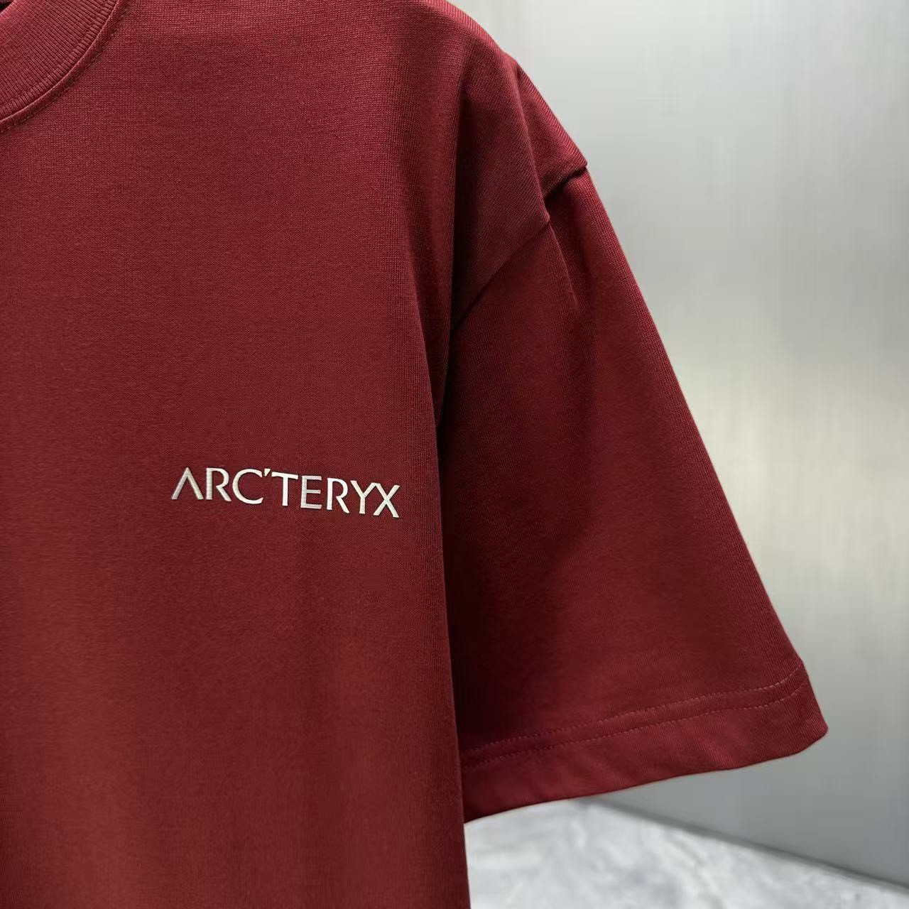 <p>Arc'teryx 短袖T恤(紅)</p>