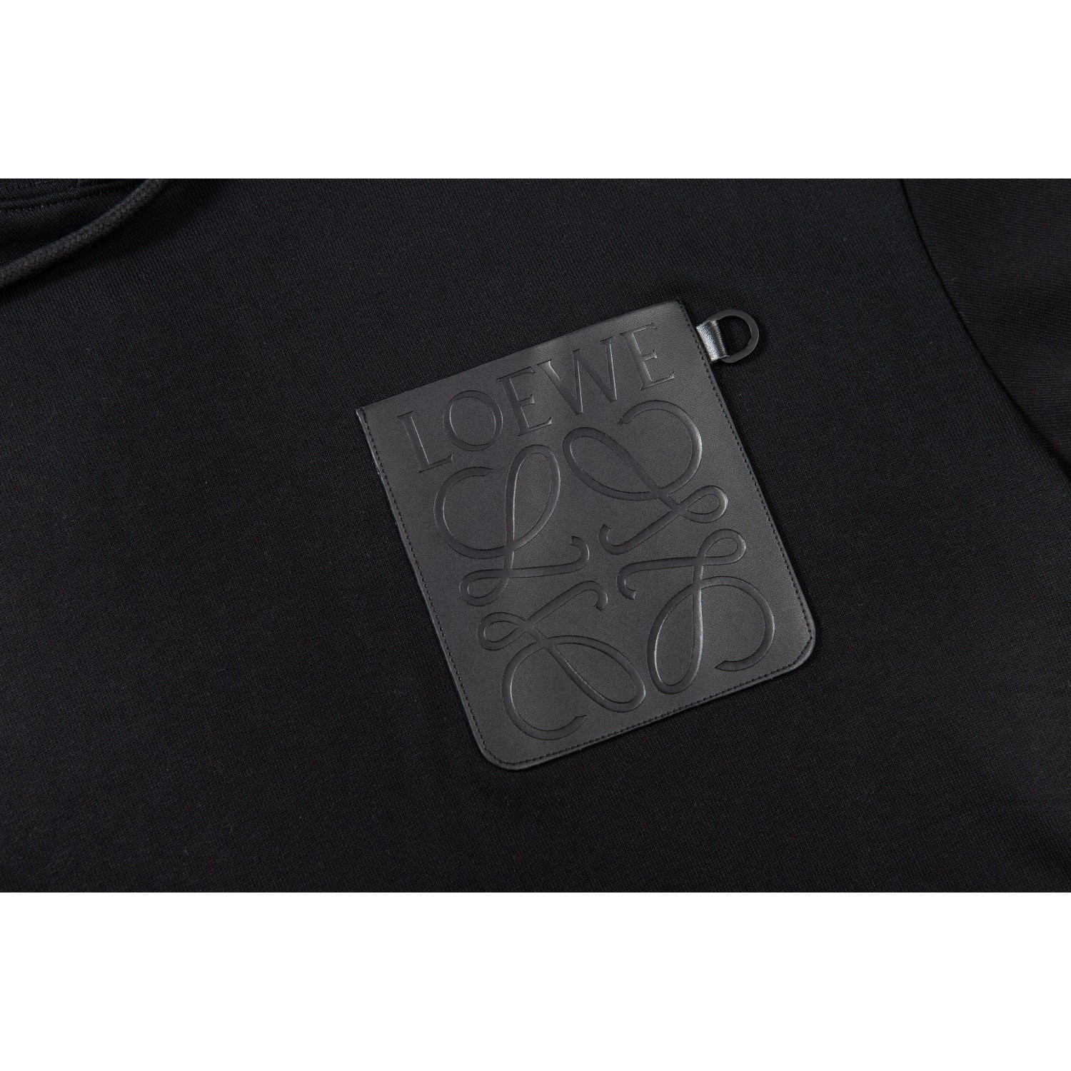 <p>Loewe logo皮口袋连帽卫衣(黑)</p>