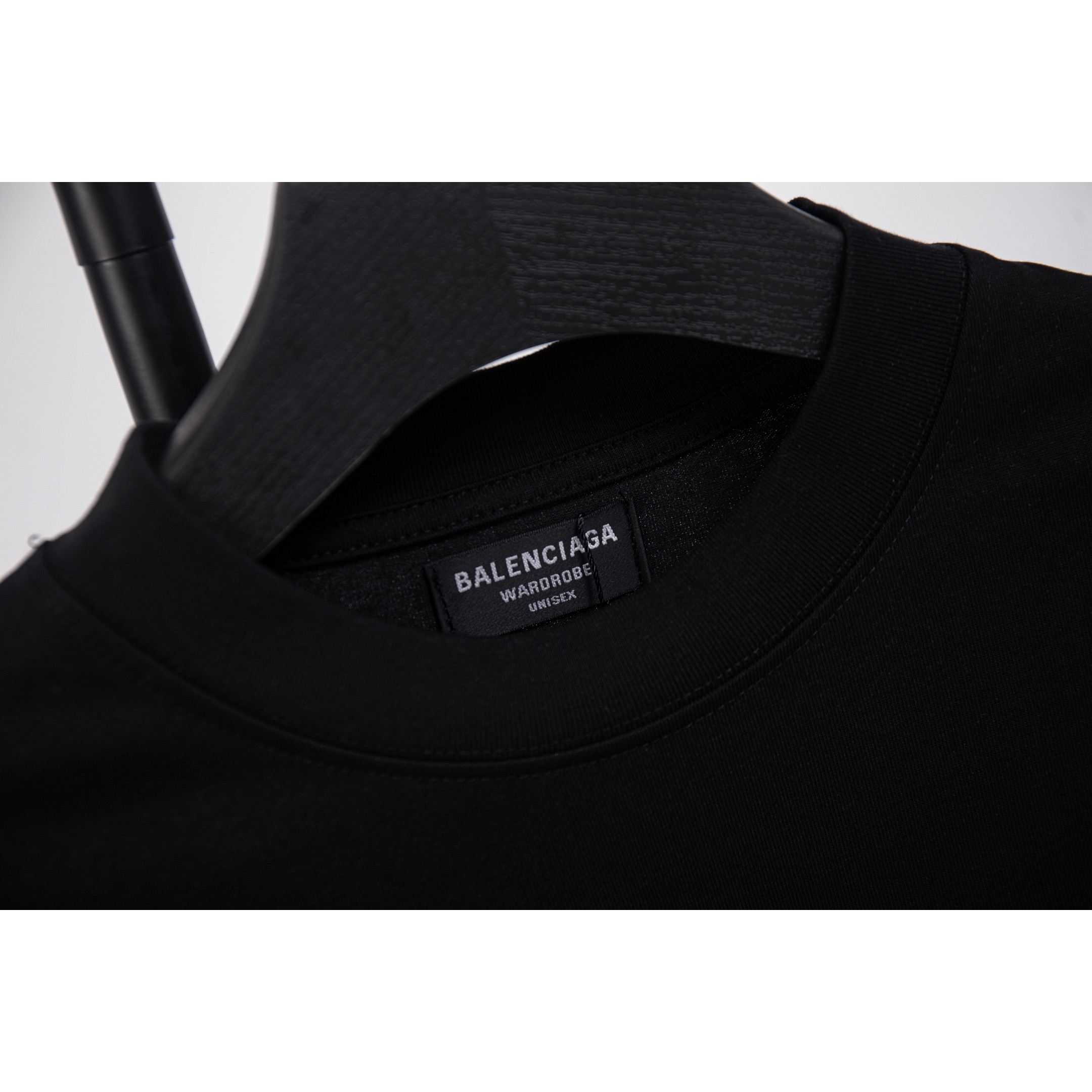 <p>Balenciaga&nbsp;圆领长袖T(X488黑)</p>