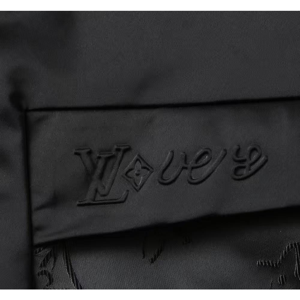 <p>LV 男士夹克外套(800871)</p>