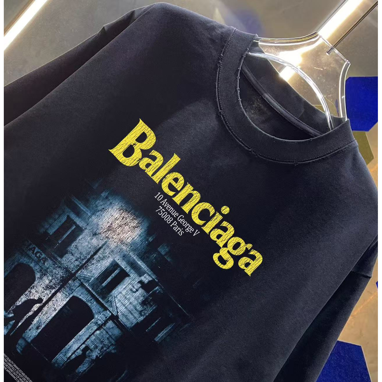 <p>Balenciaga 洗水磨破短袖T恤(洗水黑)</p>