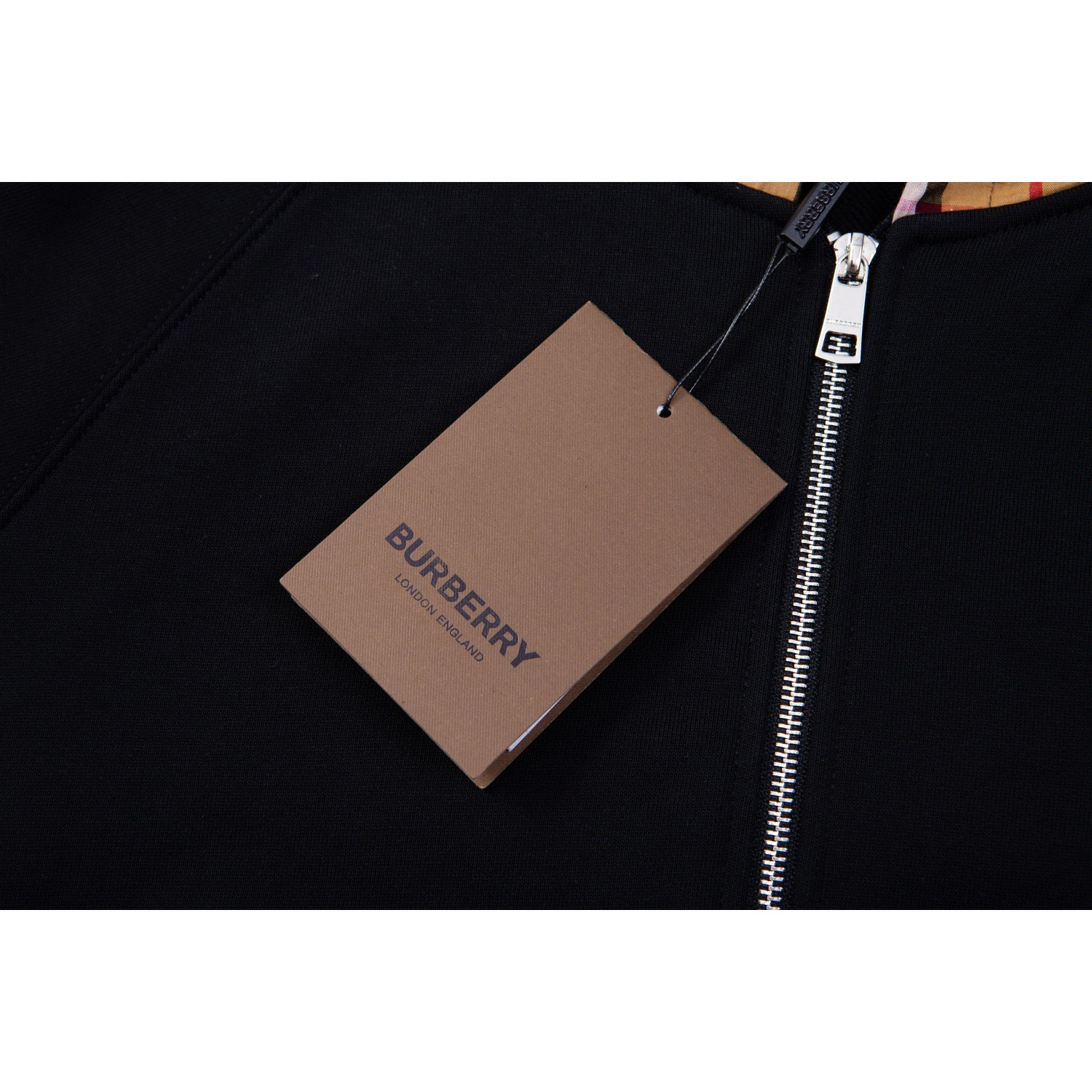 <p>Burberry B字母logo绣花连帽开衫卫衣(黑)</p>