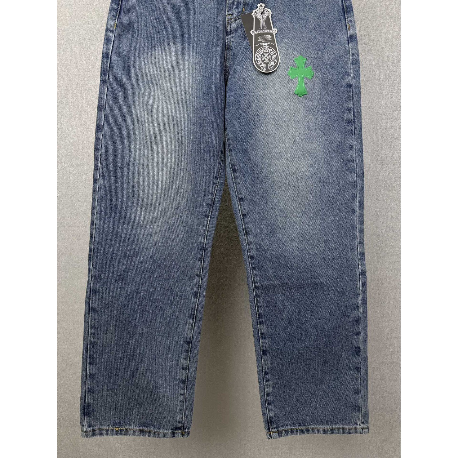 <p>CHROME HEARTS 绿十字架牛仔裤</p>