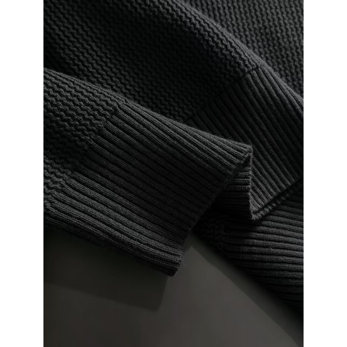 <p>Loro Piana V领针织马甲(黑)</p>