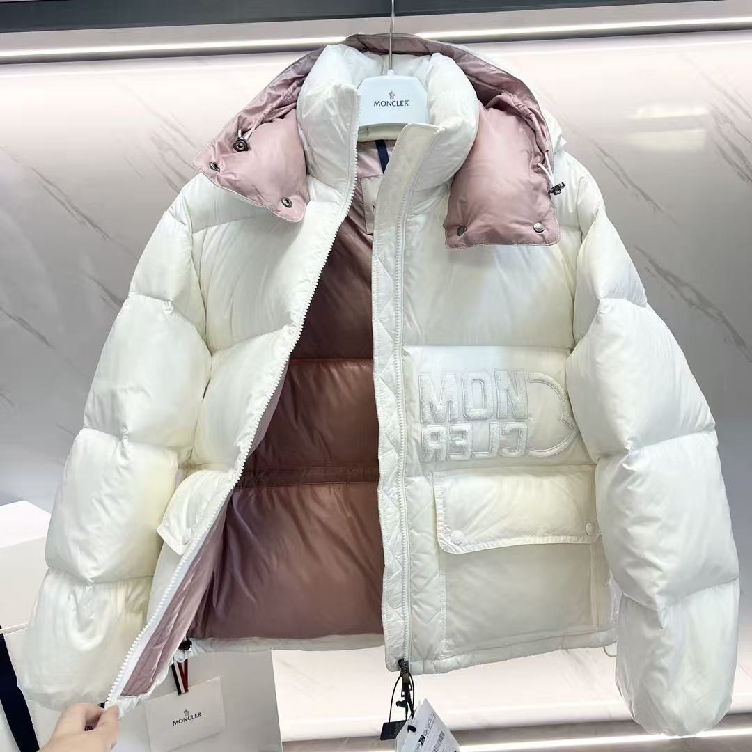 <p>MONCLER Abbaye面包服漆面尼龙女士羽绒服(白粉色)</p>