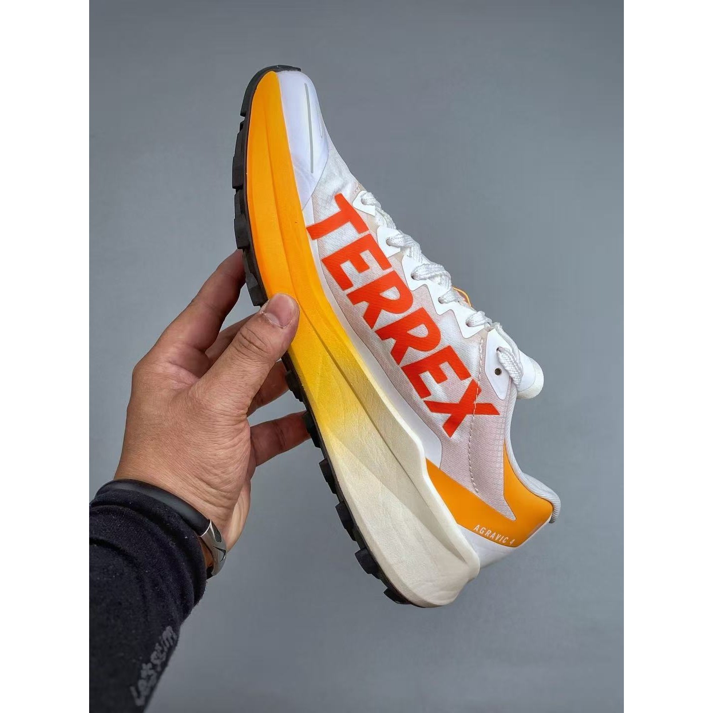 <p>adidas Terrex Agravic 4 越野跑鞋 (橘紅白)</p>