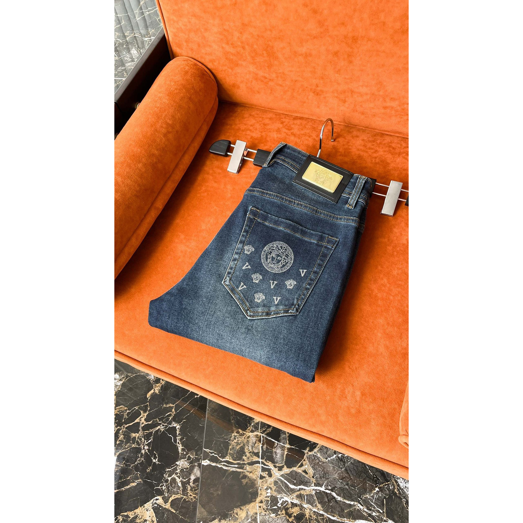 <p>Versace 牛仔褲</p>
