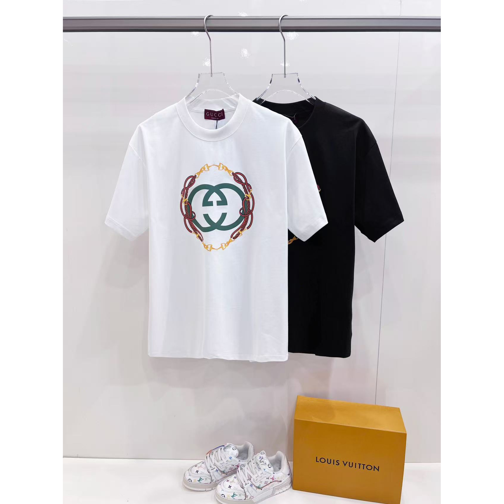 <p>Gucci 纯棉短袖T恤(黑)</p>