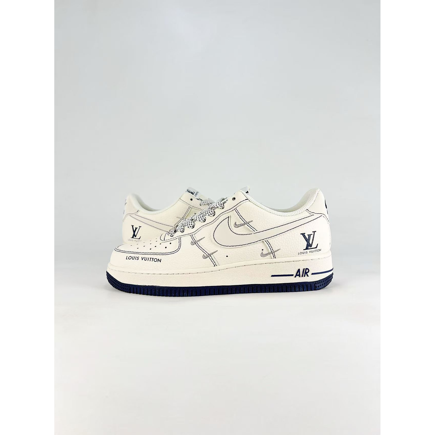 <p>Nike Air Force1 07 low (白)</p>