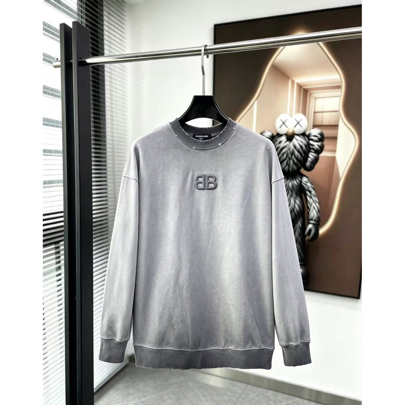 <p>Balenciaga 圓領長袖T恤(洗水灰)</p>