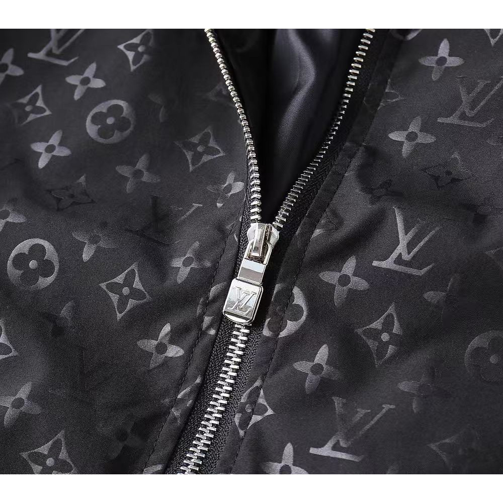 <p>LV 男士夹克外套(黑)</p>