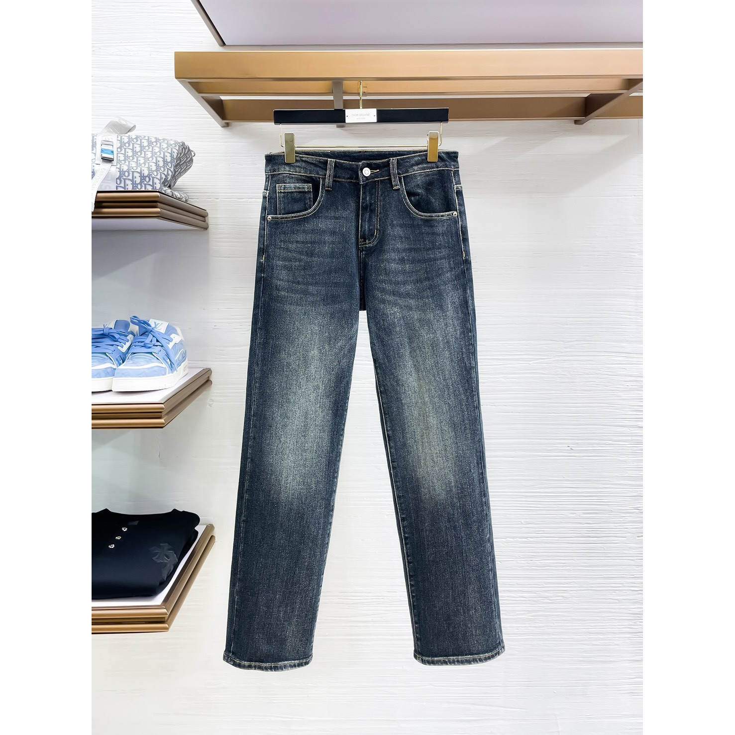 <p>Thom Browne&nbsp;高品质牛仔裤</p>